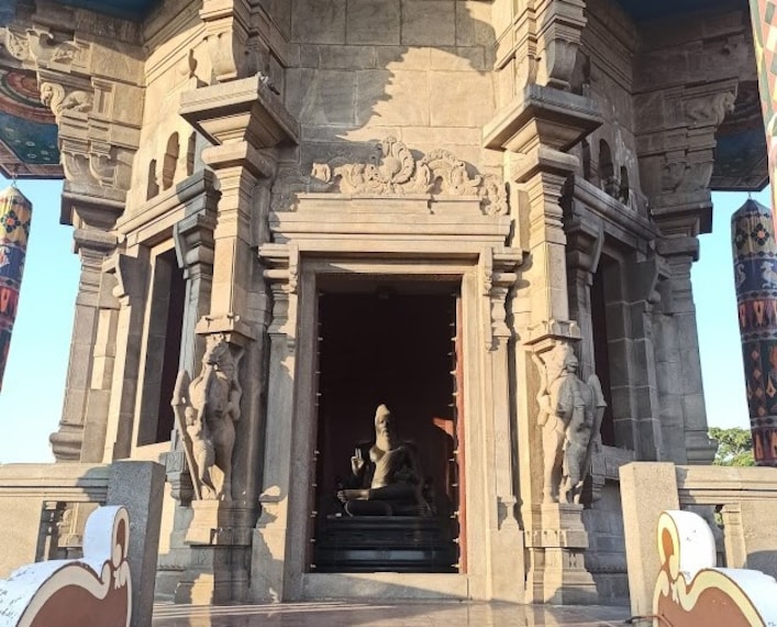 Valluvar_Kottam_3