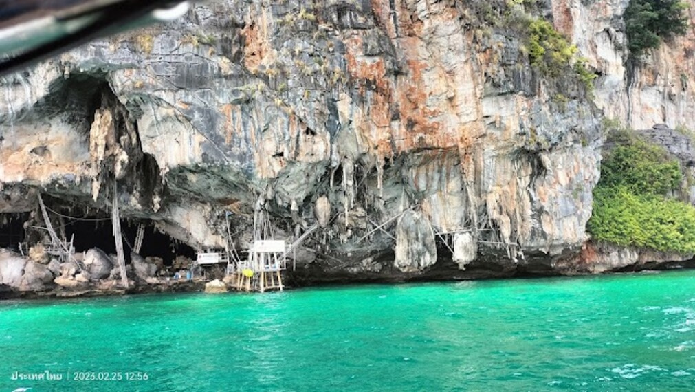 Viking_Cave_Phi_Phi_island_1