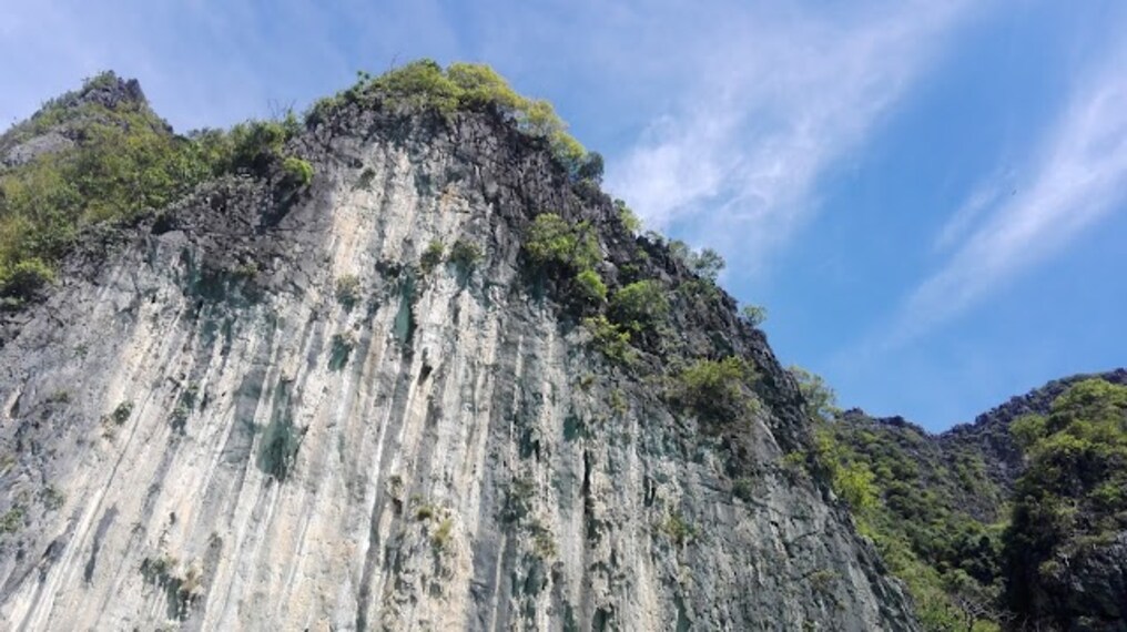 Viking_Cave_Phi_Phi_island_3