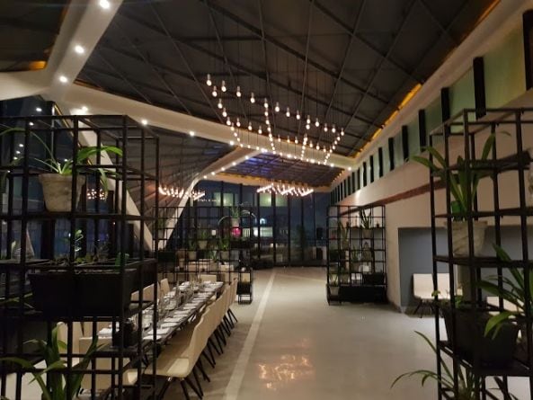 agra_glassy_bar_4