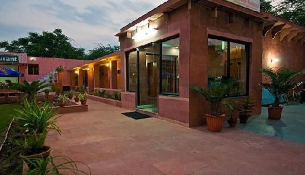 agra_aryans_taj_resort_2