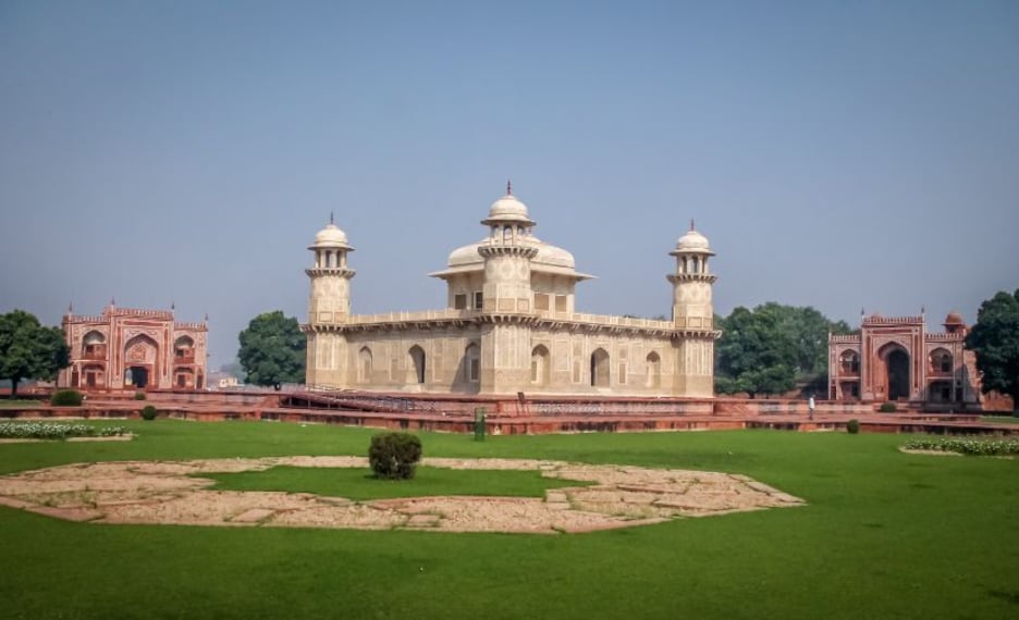 agra_itmad_ud_daulah_s_tomb_1