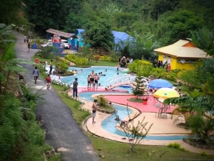 Unwind at Infinite Ainawn Park