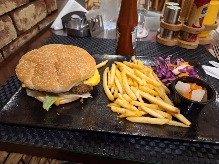 Alexandria_Divaz_Restaurant_&_Cafe_5