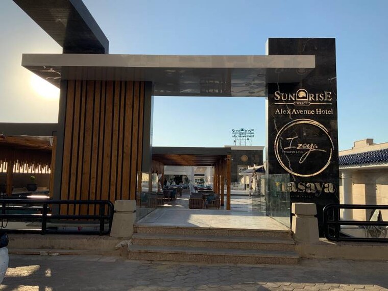 Alexandria_Izoya_Restaurant_10