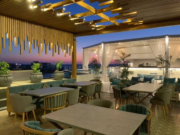 Alexandria_Izoya_Restaurant_1