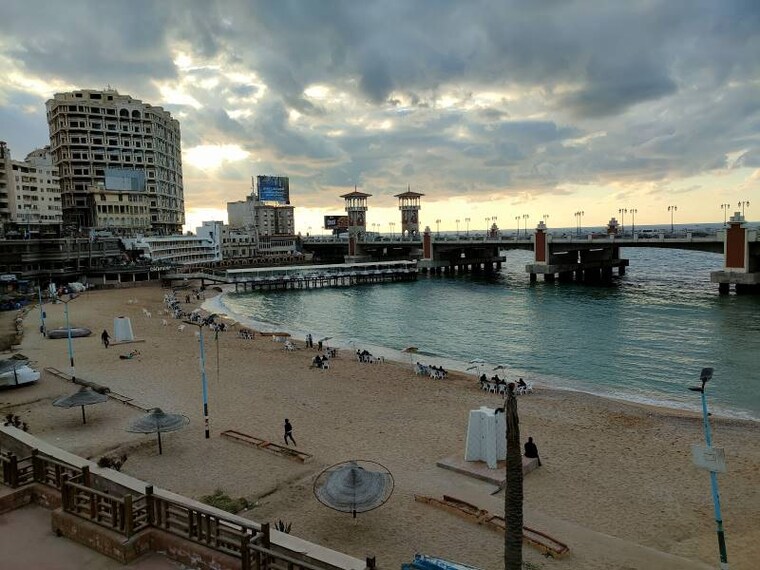 Alexandria_Stanli_Beach_5