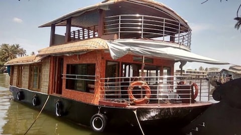 Ayanas Houseboats