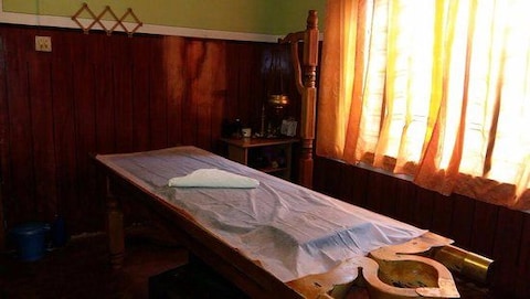 Enjoy Soothing Ayurvedic Therapies