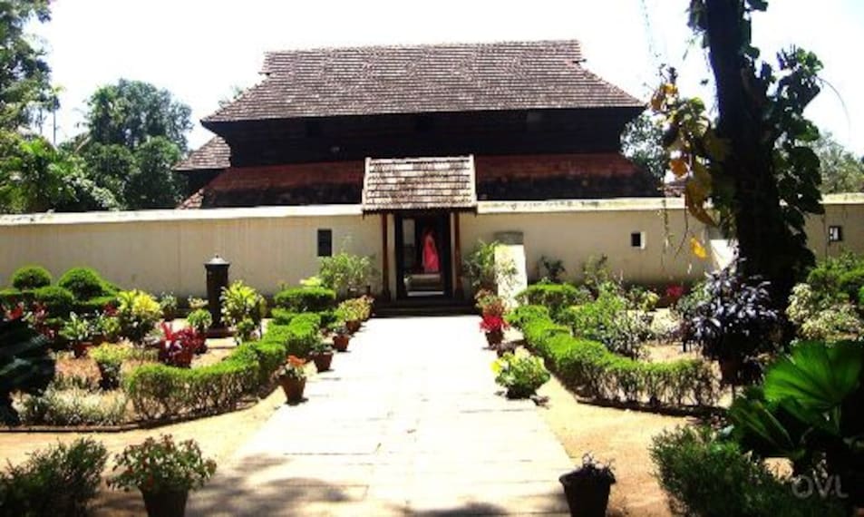 Alleppey Krishnapuram Palace Landscape Image