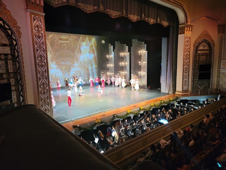 Almaty_Opera_House-Heritage_3