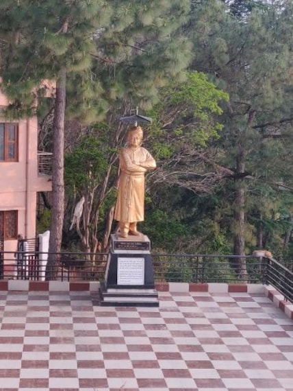 almora_bright_end_corner