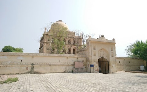 Tomb of Fateh Jung