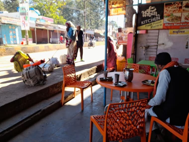 Sarvodaya_Coffee_House_2