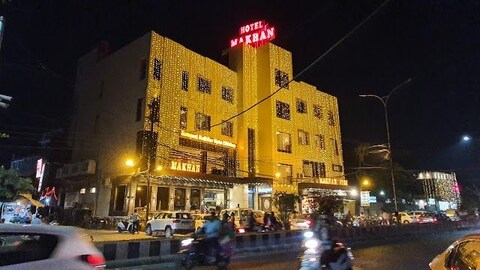 Makhan Fish and Chicken Corner