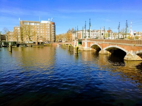 Amsterdam_s_Neighbourhood-3