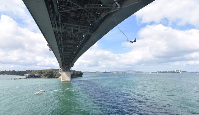 auckland_auckland_bridge_bungee_jumping
