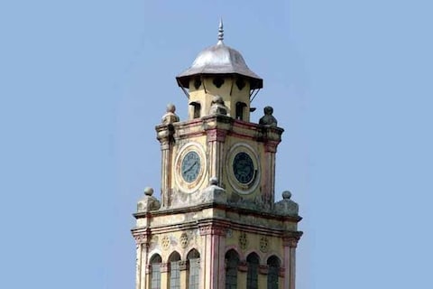 Go shopping at Gul Mandi