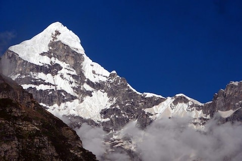 Trek to the Neelkantha Peak