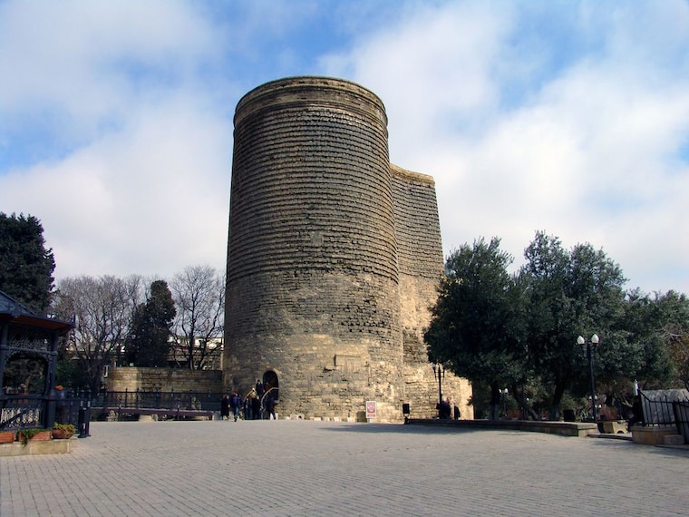Maiden_Towers_Baku_3