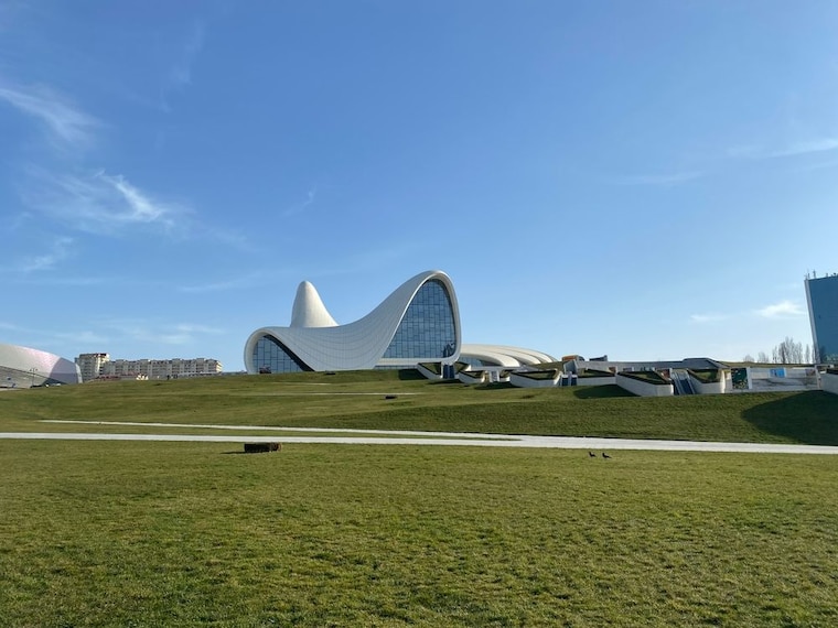heydar-aliyev-centre-baku-1