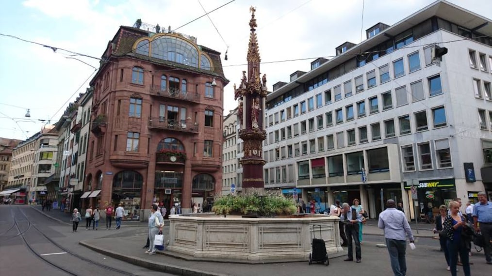 Basel_Marktplatz_3