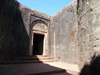 Rajhansgad Yellur Fort