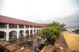 Exploring Galle Fort