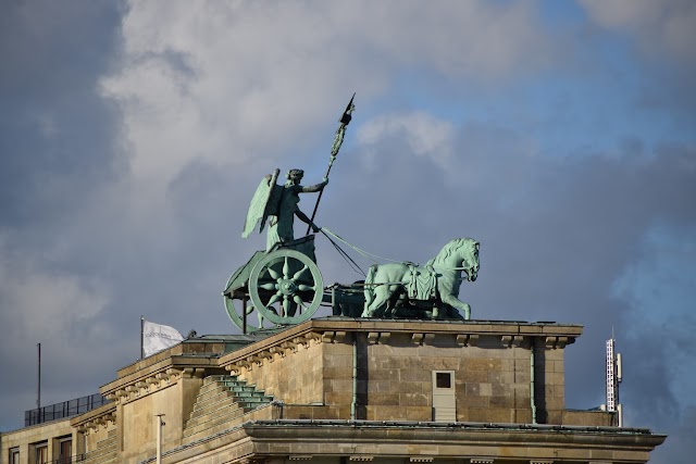 brandenburg_gate_berlin_5