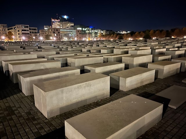 memorial_to_the_murdered_jews_of_europe_berlin_2