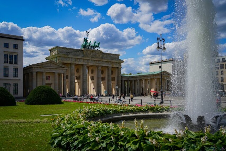 brandenburg_gate_berlin_3