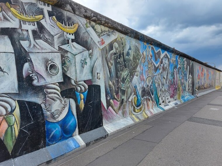 east_side_gallery_berlin_2