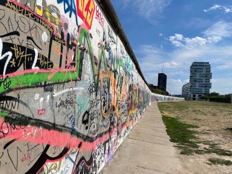 east_side_gallery_berlin_3