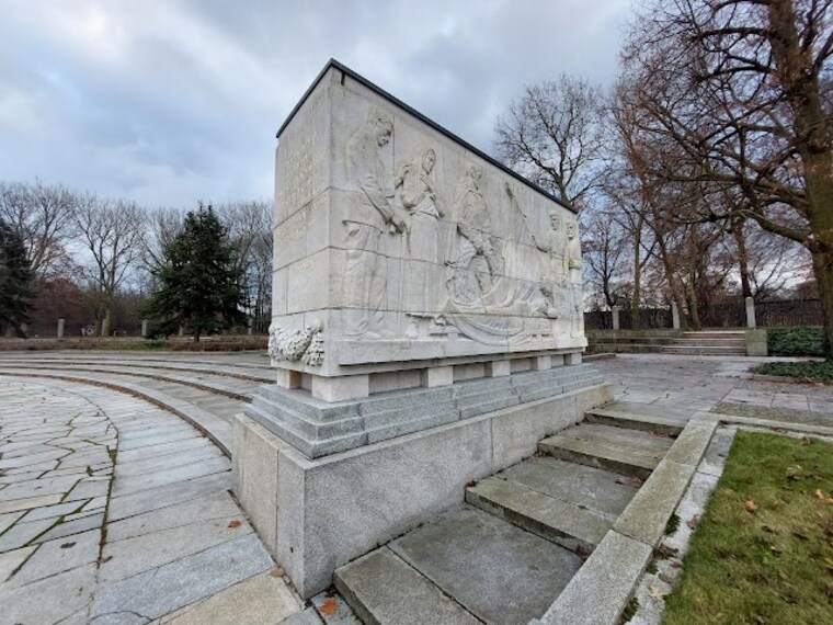 treptower_park_berlin_4