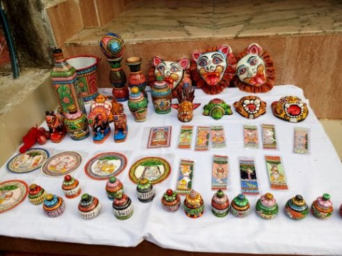 bhubaneshwar_buy_pattachitra_paintings_at_raghurajpur