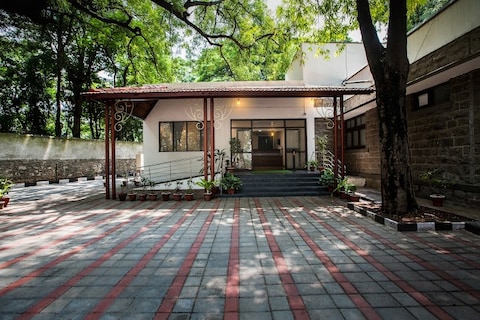 KSTDC Hotel Mayura Adilshahi Bijapur