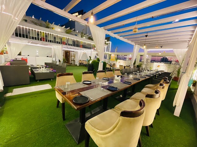 Royal_Inn_Rooftop_Restaurant_1