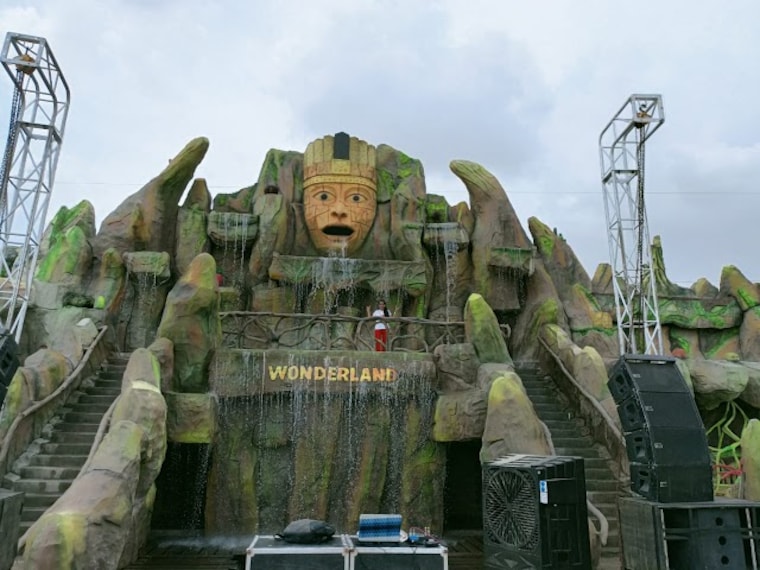 Fun_World_Waterpark_1