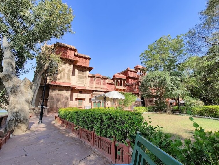 Gajner_Palace_2