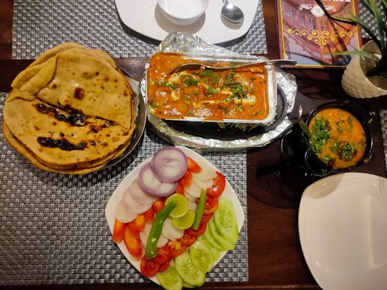 Royal_Inn_Rooftop_Restaurant_2