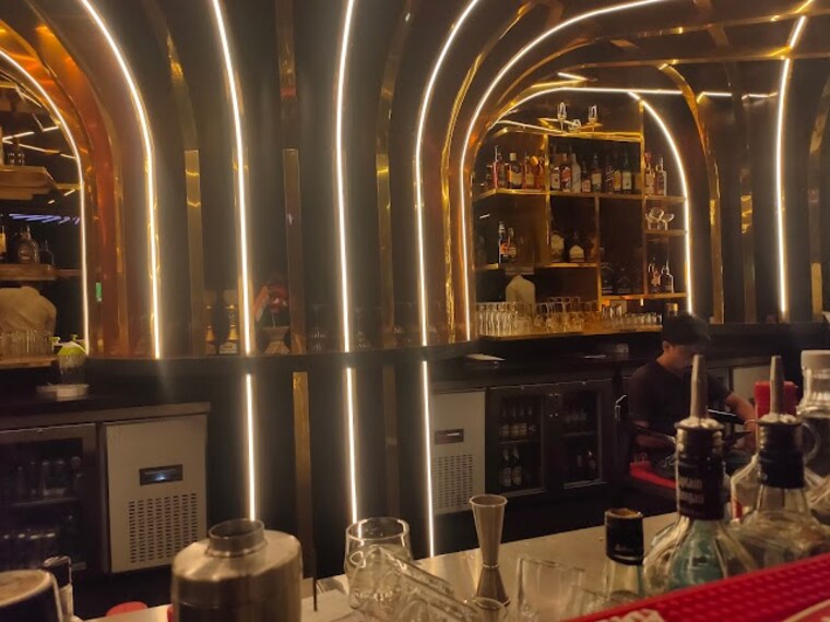 The_Crystal_Lounge_&_Bar_2