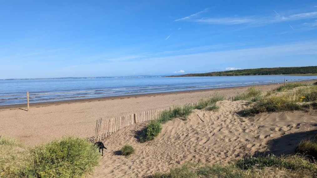 Bristol_Sand_Bay_Beach_1