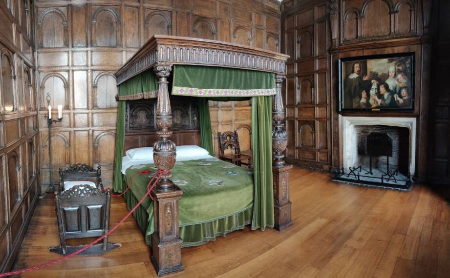 Bristol_The_Red_Lodge_Museum_3