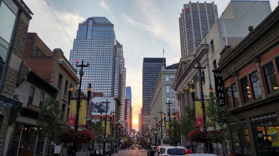 Calgary_8_Avenue_Southwest_2