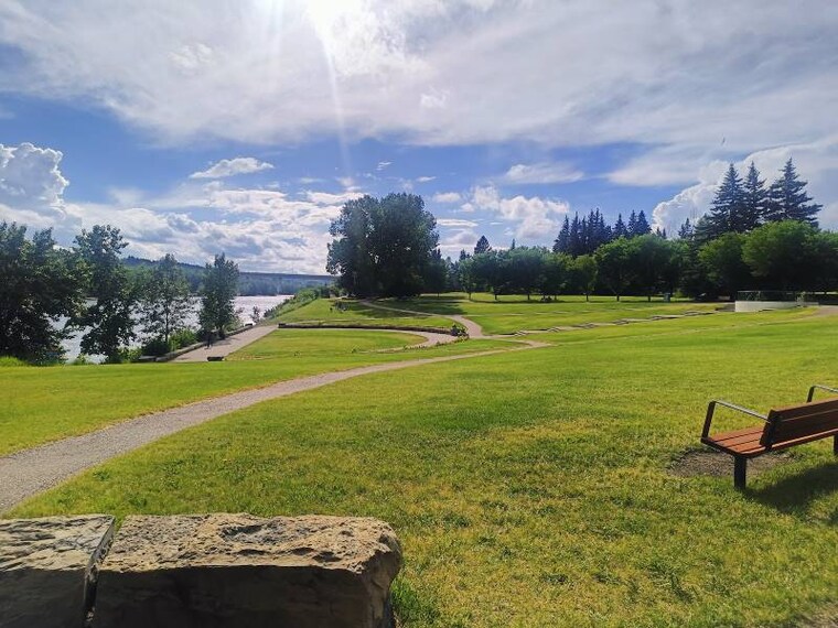 Calgary_Bowness_Park_3