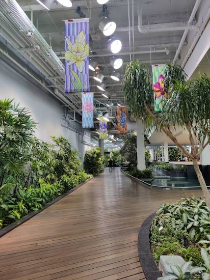 Calgary_Devonian_Gardens_8