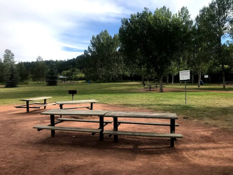 Calgary_Edworthy_Park_1