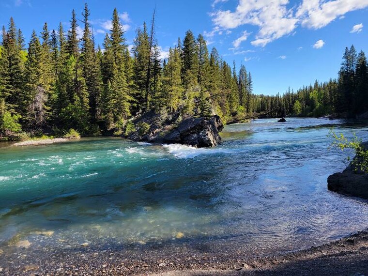 Calgary_Kananaskis_River_4