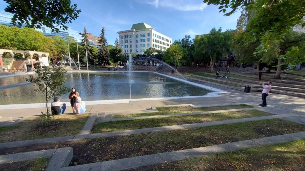 Calgary_Olympic_Plaza_3
