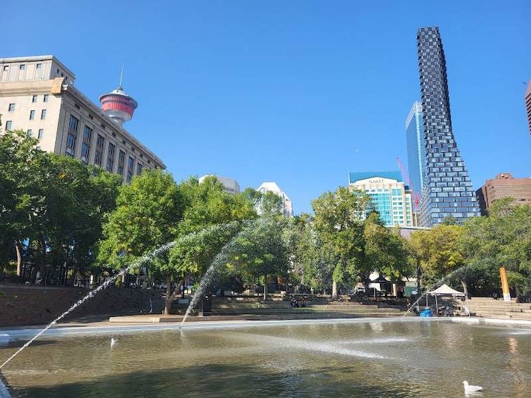 Calgary_Olympic_Plaza_5